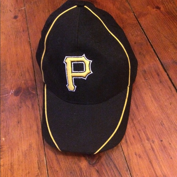 NWOT Pittsburgh Pirates hat 💛🖤✨ - Picture 2 of 2